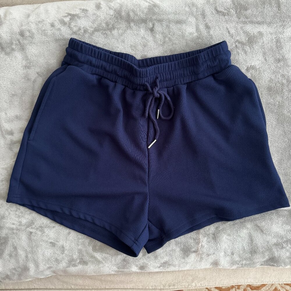 Like New Navy Blue Pull-On Athletic Shorts with Side Pockets and Tie Waist Sz M